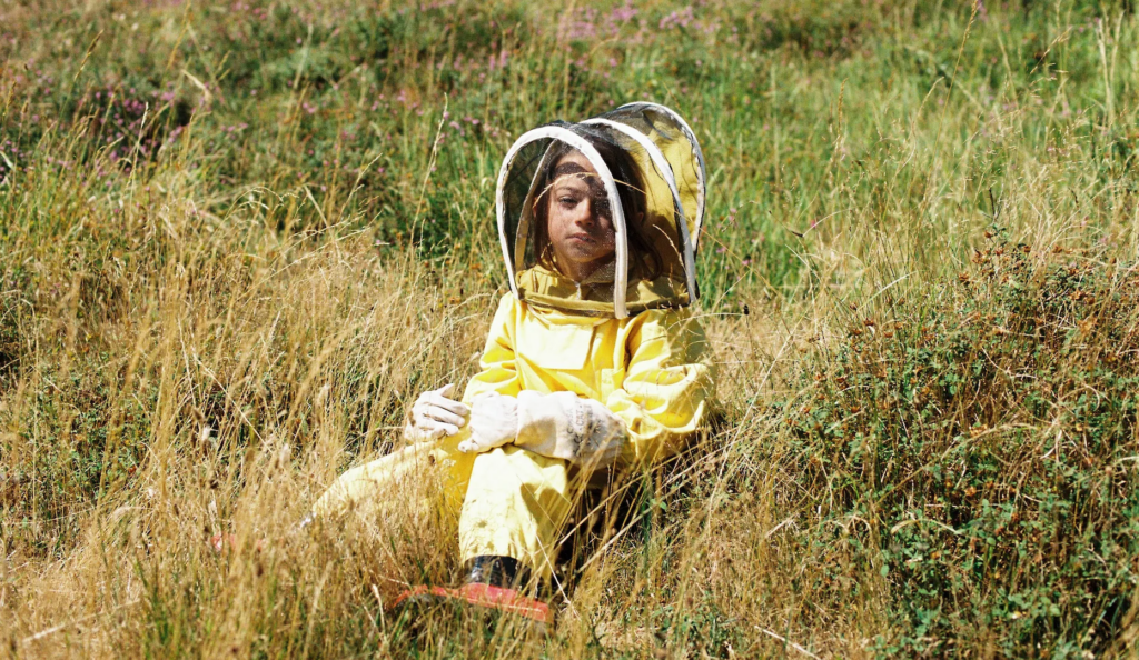 Lucía, protagonista de 20.000 especies de abejas